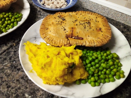Balti Chicken & Spinach Pie
